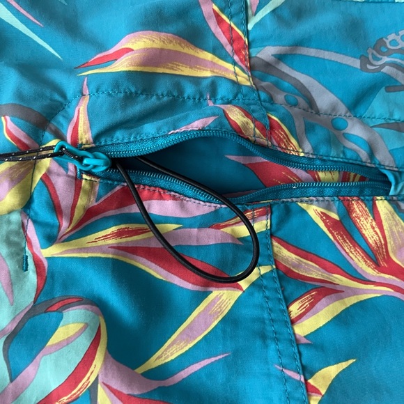 SOLD Patagonia Men’s Minimalist Wavefarer Board Shorts Bird Of Paradise LIKE NEW - Picture 3 of 7